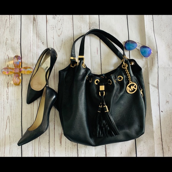 Michael Kors Handbags - Michael Kors women’s Black leather bag